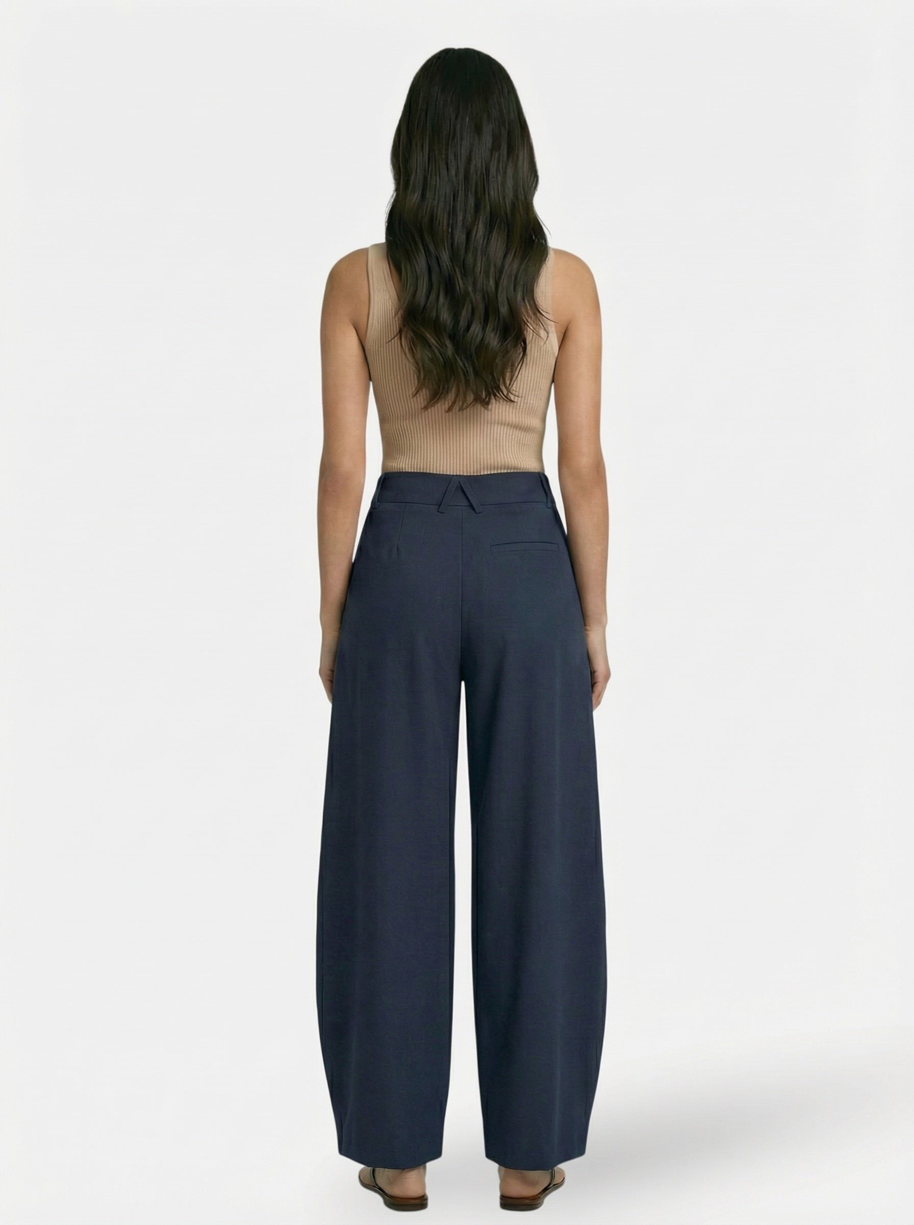 Sloane Signature - Le Pantalon Large à Plis Profonds Femme