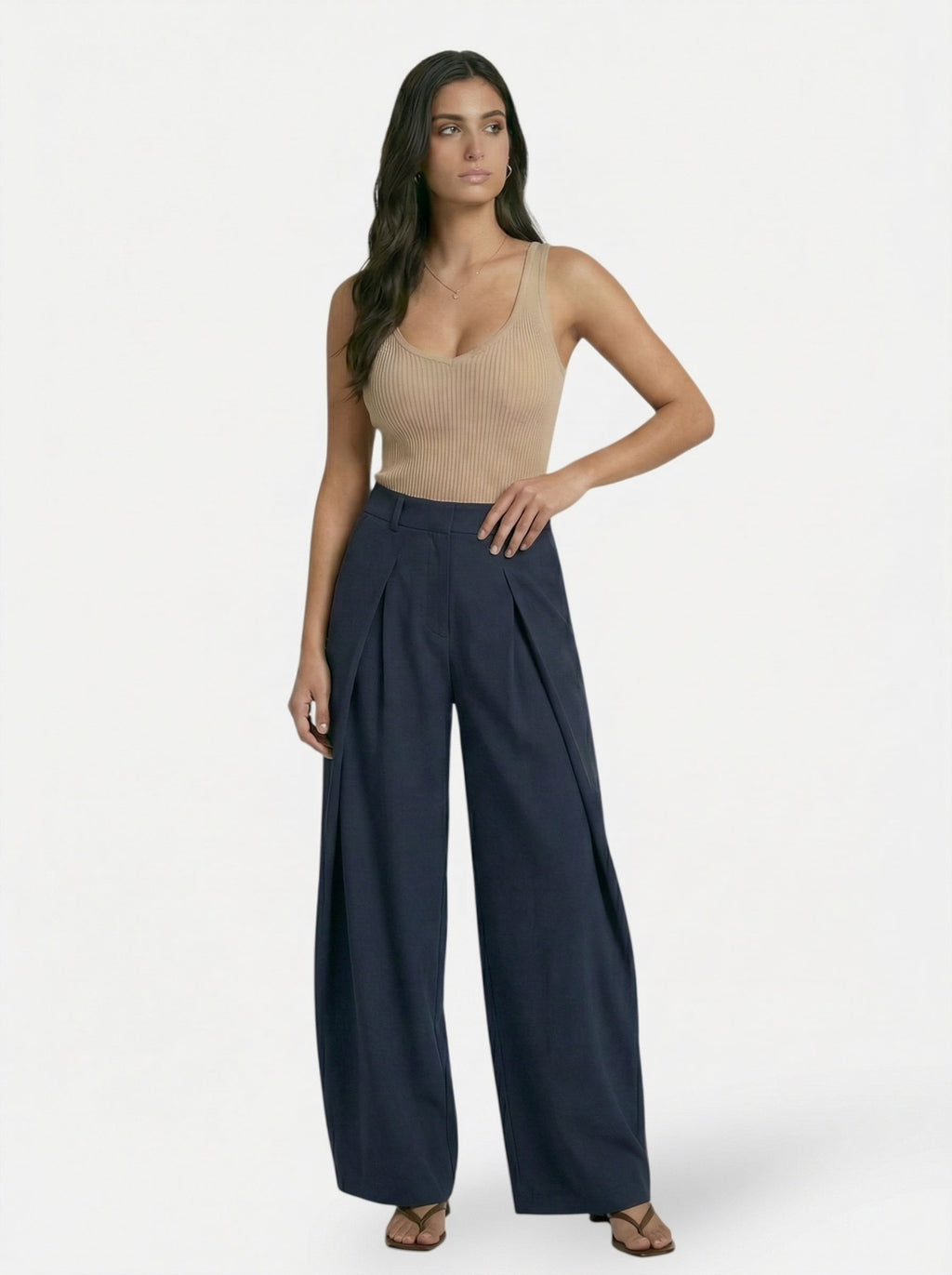 Sloane Signature - Le Pantalon Large à Plis Profonds Femme